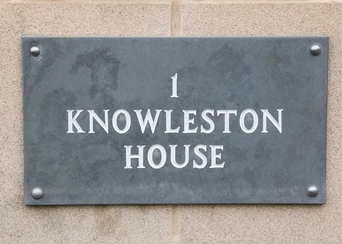 1 Knowleston House