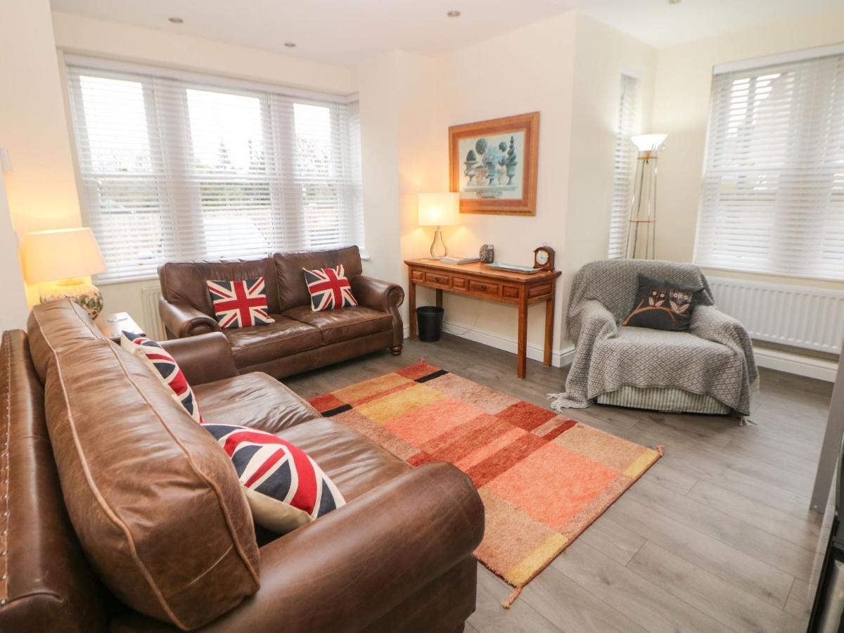 1 Knowleston House Holiday home