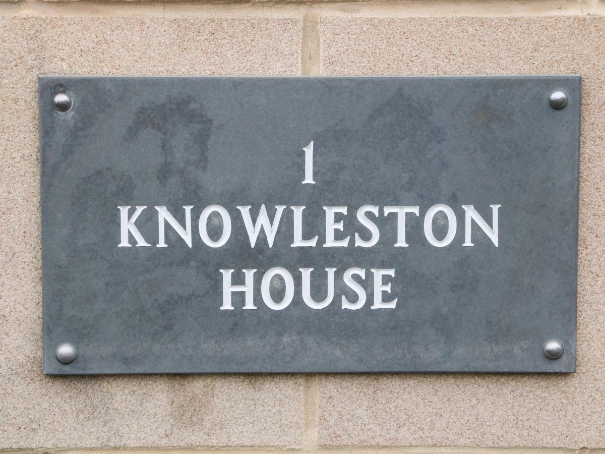 1 Knowleston House Holiday home *