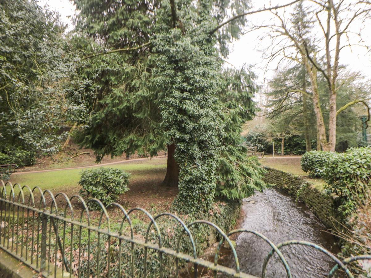 1 Knowleston House *